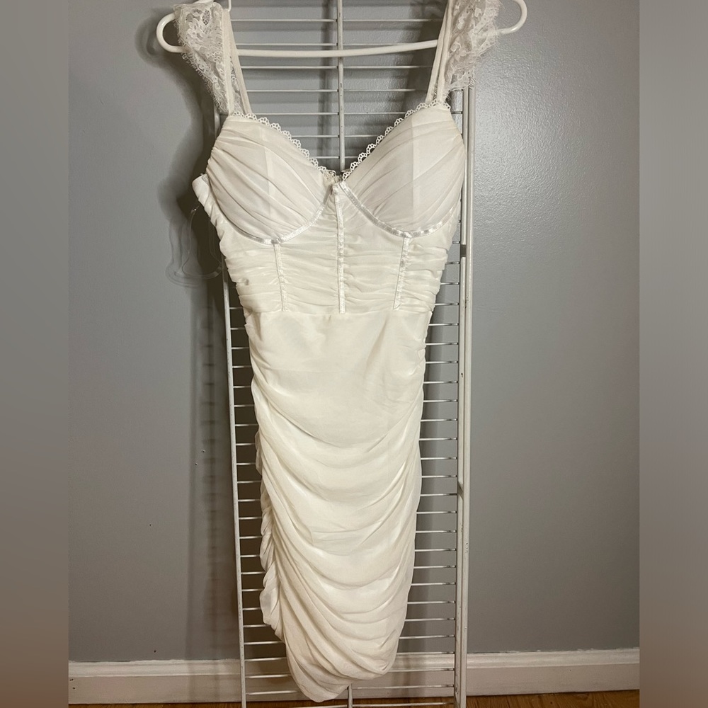 Windsor dress w/ lace straps